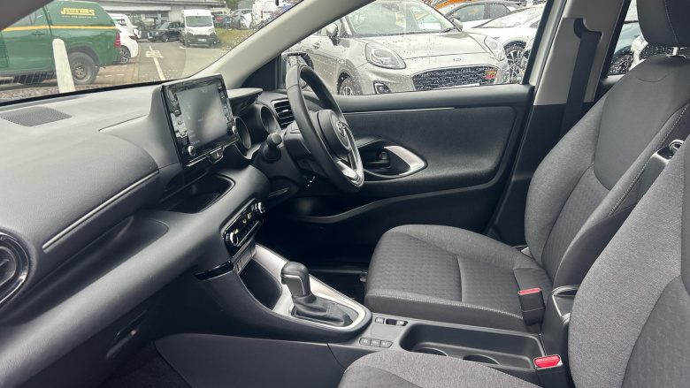 Toyota Yaris 1.5 Hybrid Design 5dr CVT Hybrid Hatchback